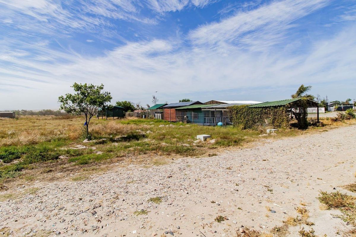 Farm for Sale with Houses and Cottages (incl. an Office Block), 21.87ha - Photo 2