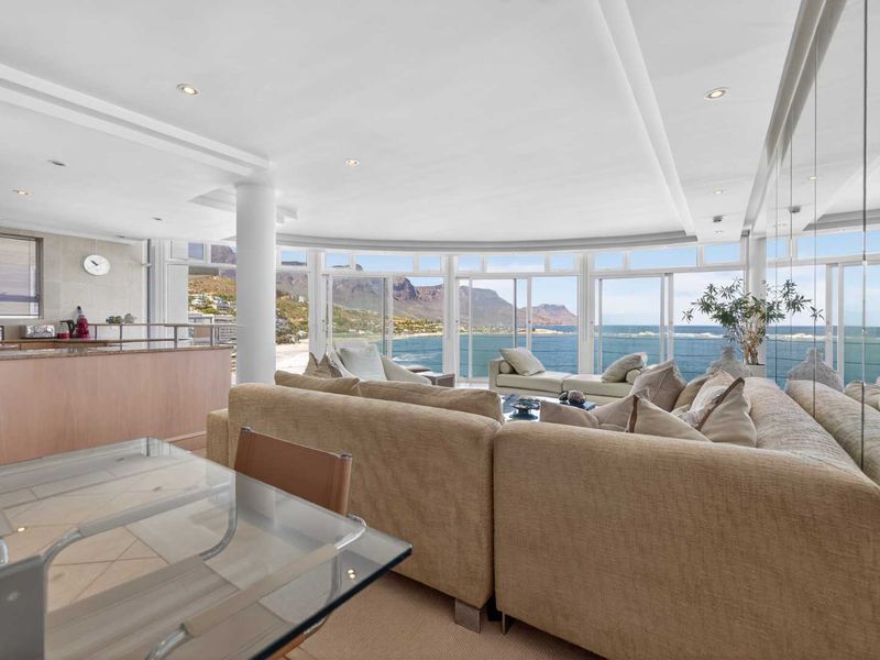 Prime Clifton Living: Secure, Spacious, and Scenic. - Photo 5