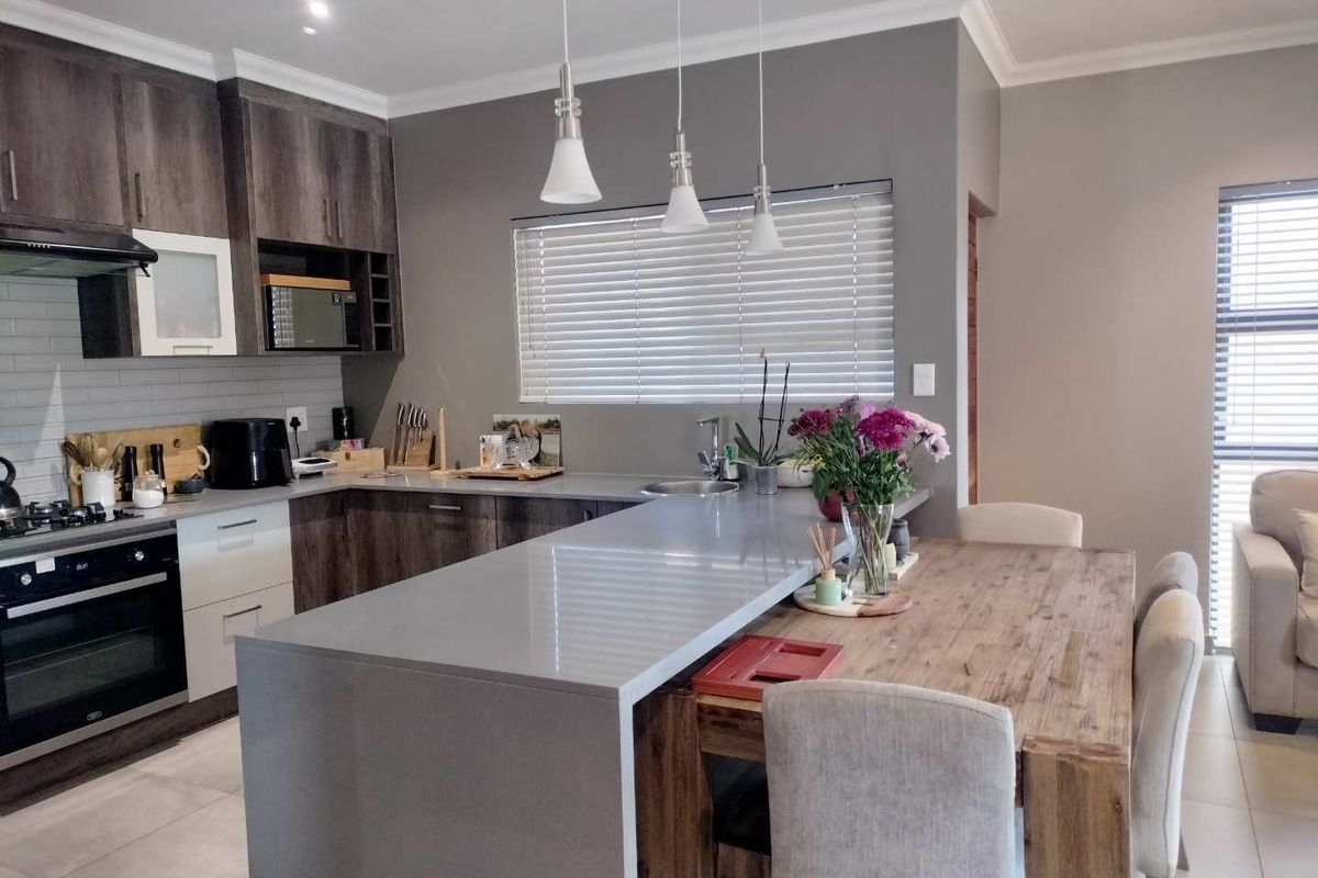 Modern 2-Bedroom Townhouse in New Development in Prime area - Photo 3