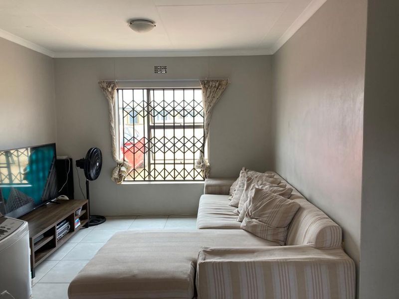 Riverside View - R 960 000 Family Home! - Photo 7