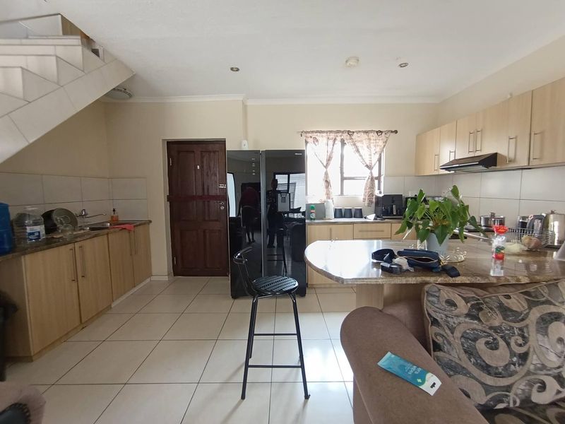 8x TOWNHOUSES FOR SALE IN UNION COURT - WALVISBAY - Photo 9