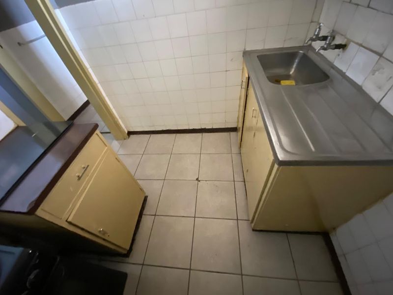Spacious Apartment in Pretoria Central - Photo 6