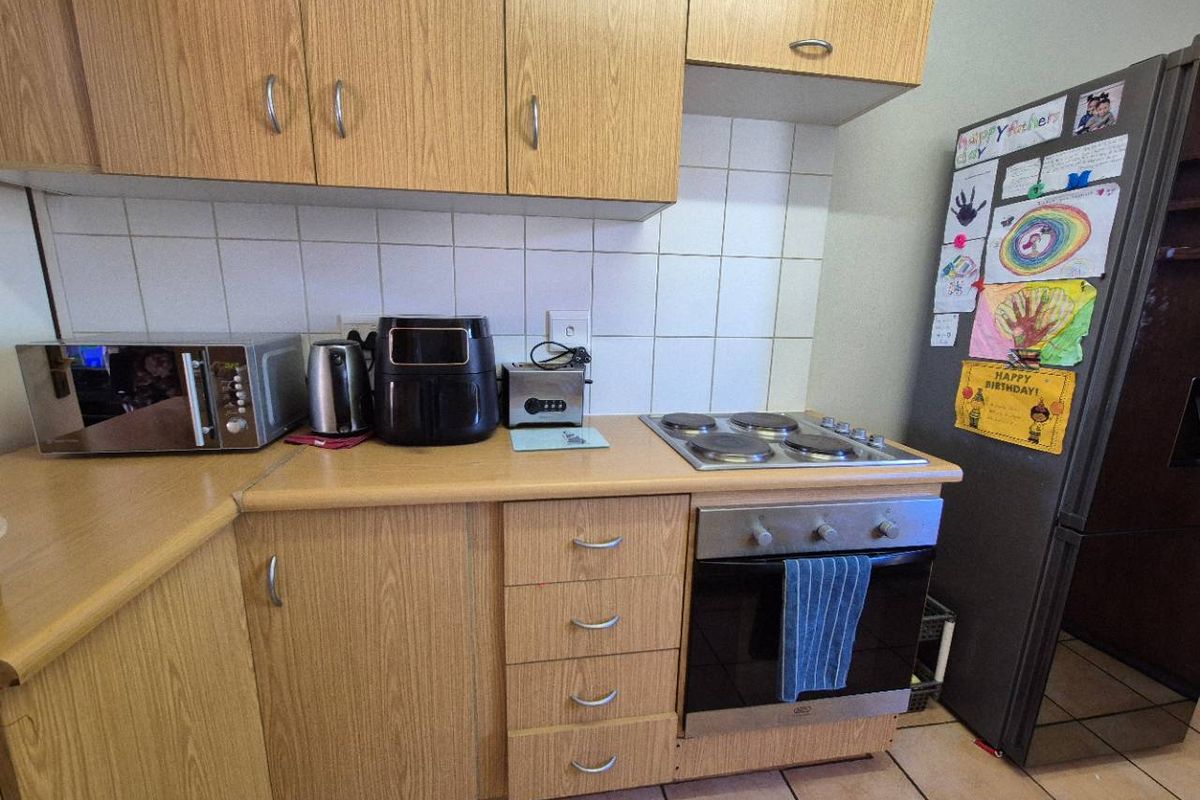 Student Sanctuary or Starter Home Sweet Home - Photo 2