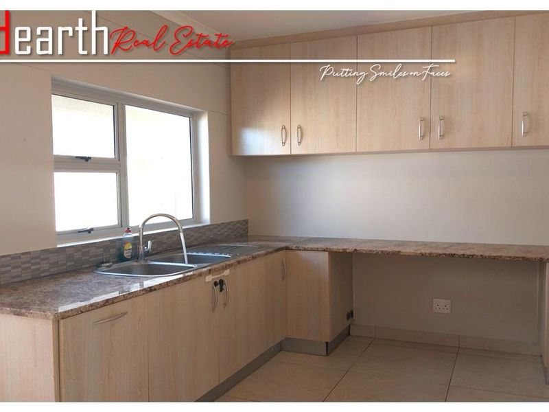 Luxury Living • Unmatched Views • Timeless Comfort - Photo 10