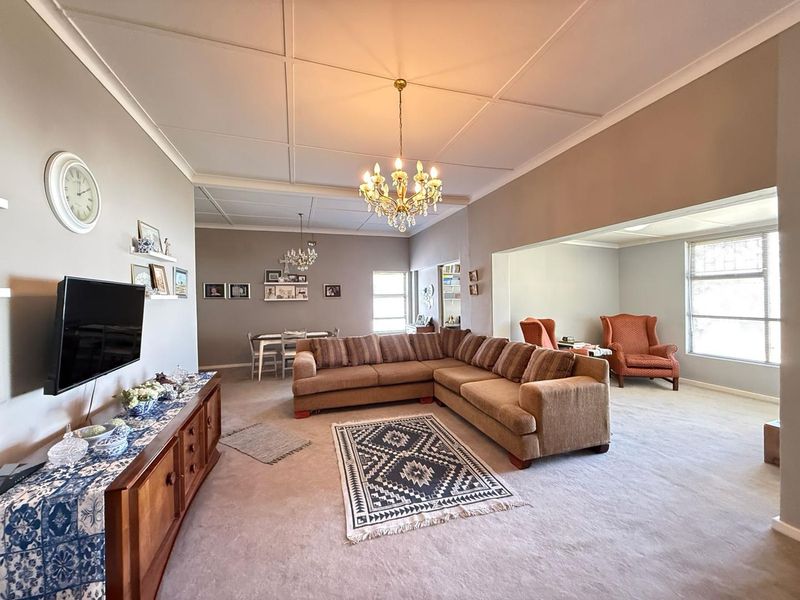Neat as a Pin – Spacious Family Living at Its Best - Photo 5