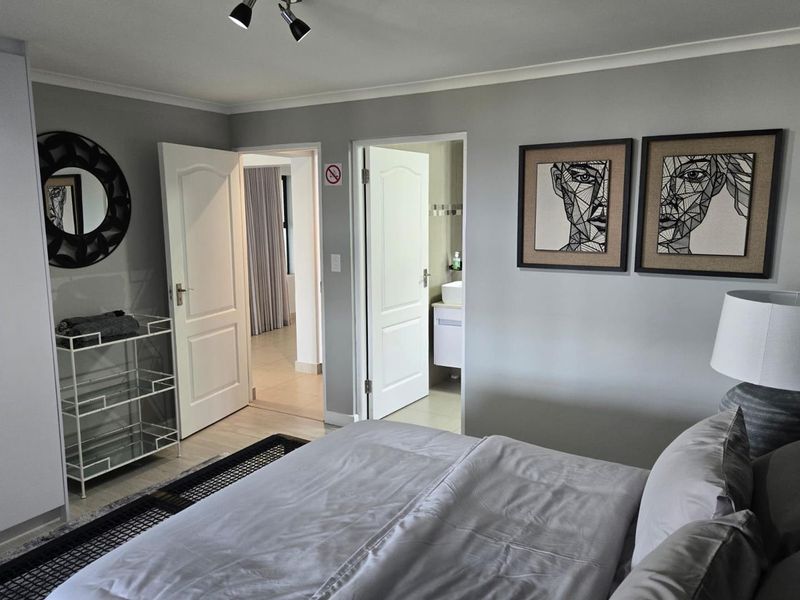 Luxury Living by the Sea - Photo 10