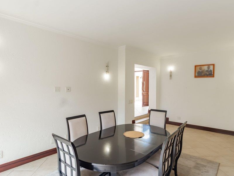 5 Bedroom House to Rent in Dainfern Golf Estate - Photo 9