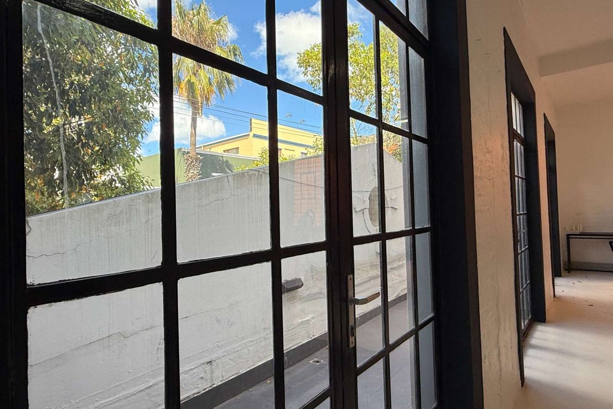 139m2 office ideal for creatives or professionals to let in Urban Hub - Photo 4