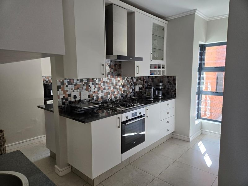 3 bedrooms furnished cluster home available in Kyalami to let - Photo 3
