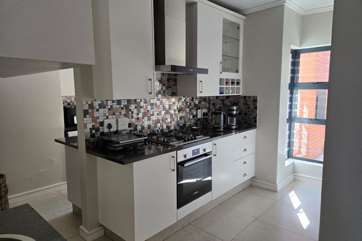 3 bedrooms furnished cluster home available in Kyalami to let - Photo 3