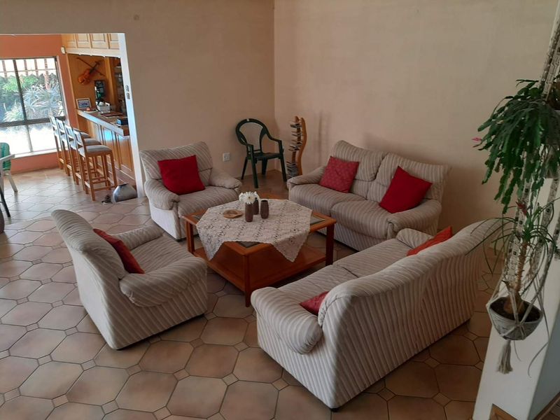 Charming 3-Bedroom Face Brick Home with Scenic Golf Course Views - Photo 7