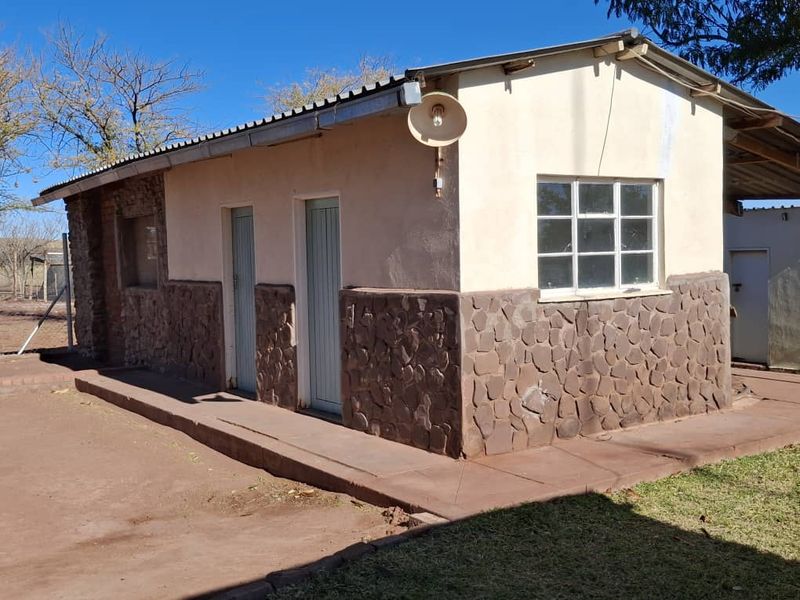 Farm 80 km from Kalkrand in a western direction - Photo 2