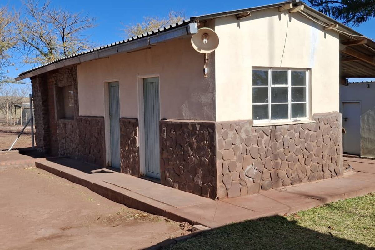 Farm 80 km from Kalkrand in a western direction - Photo 2