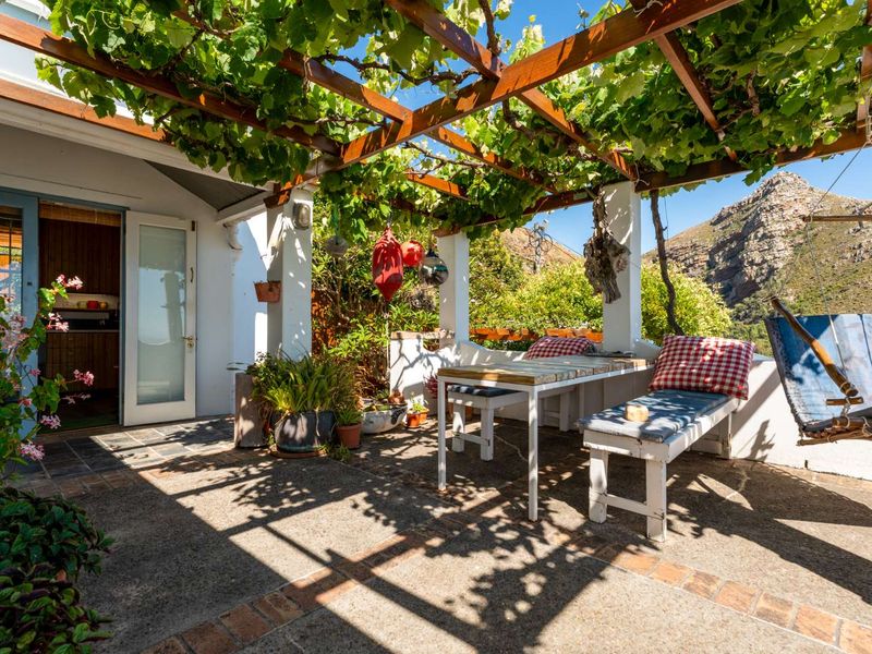 Discover Hillside Charm in Simon’s Town - Photo 2