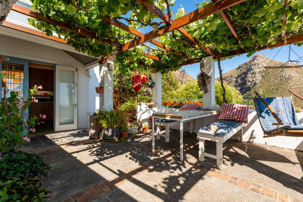 Discover Hillside Charm in Simon’s Town - Photo 2