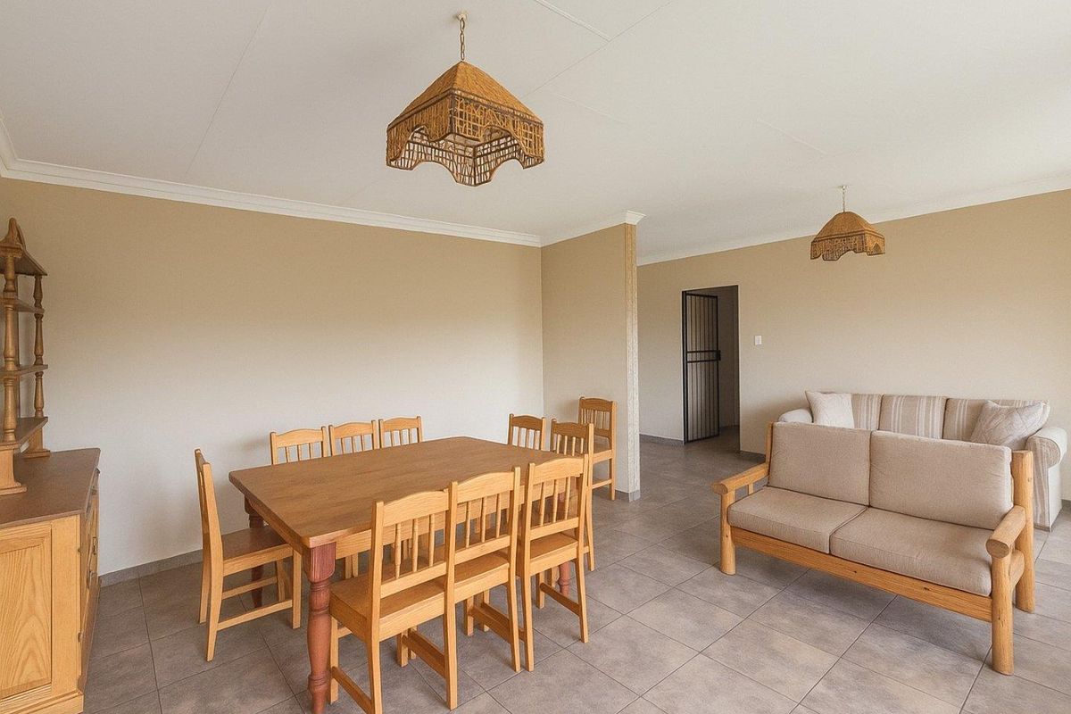 Discover Comfort & Style: Your Dream Home Awaits! - Photo 5