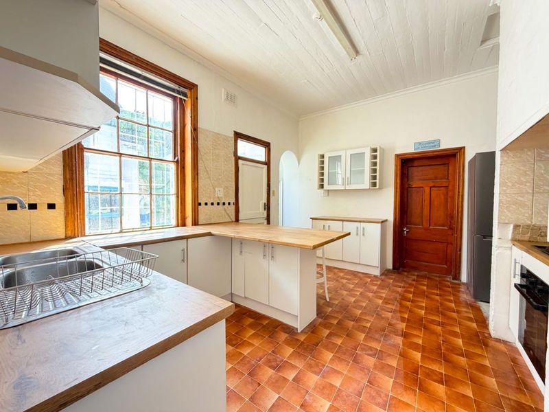 Extra Large Victorian Stone Cottage available with flexible rental periods: - Photo 7