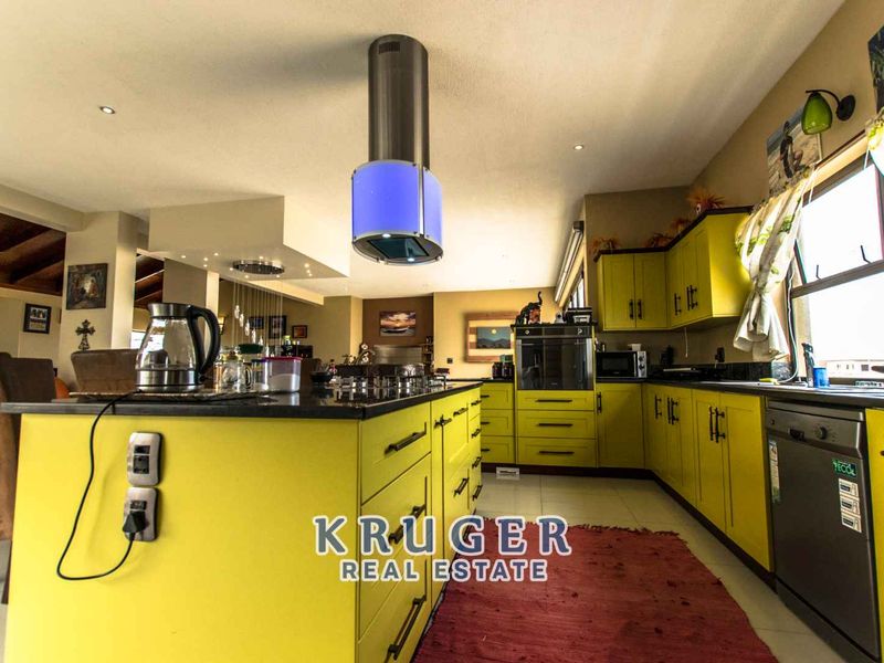 5-BEDROOM HOME FOR SALE - Photo 10