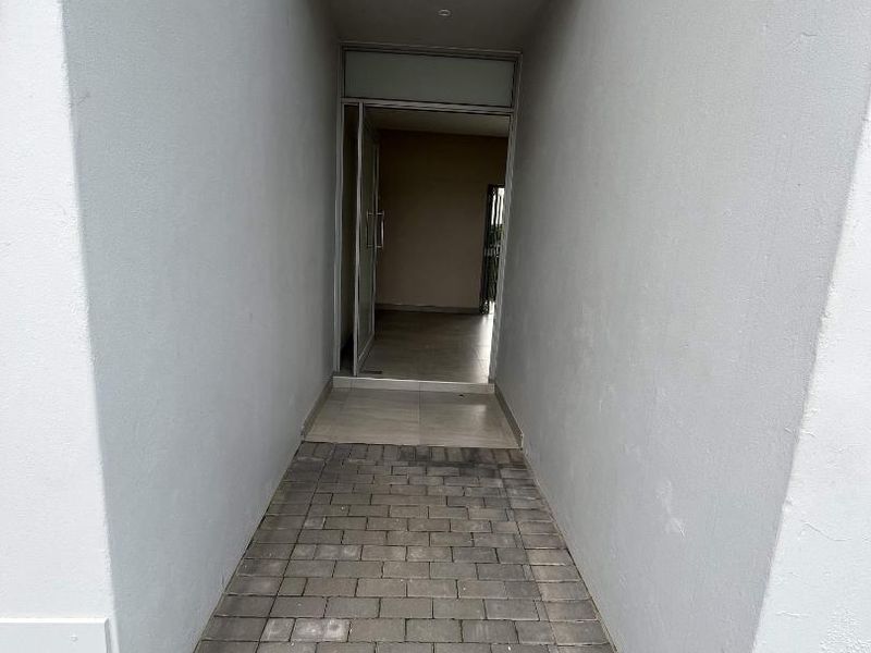 Bryanston Luxury Living – Where Family Meets Refinement - Photo 2