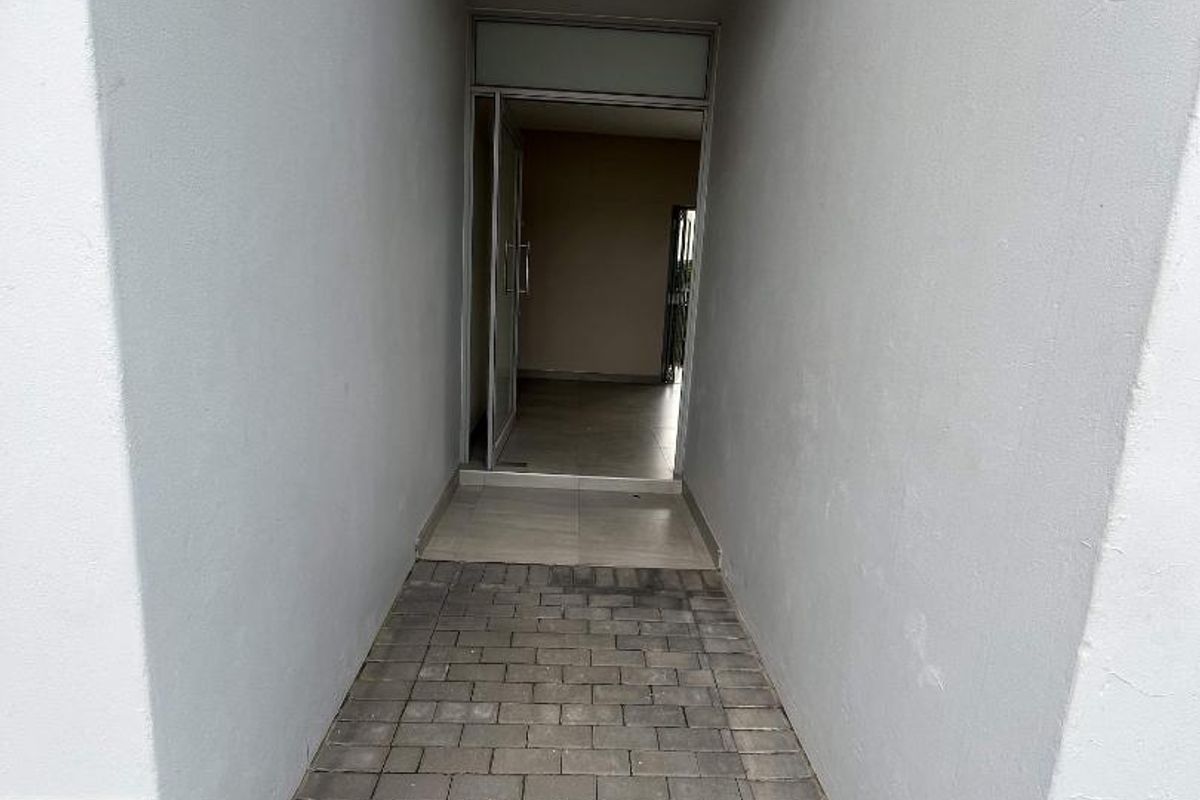 Bryanston Luxury Living – Where Family Meets Refinement - Photo 2