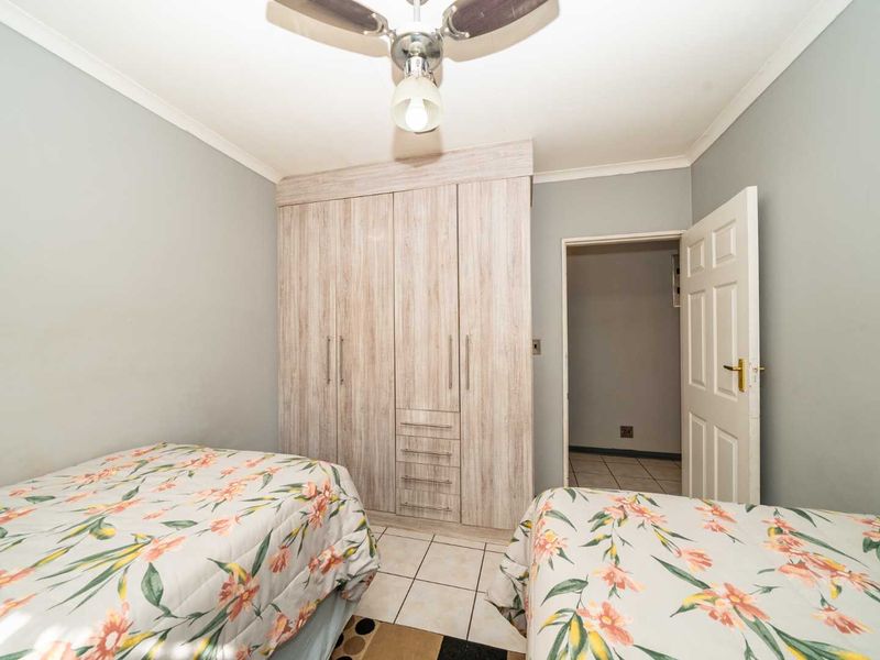 4 Bedroom House in New State Area - Photo 9