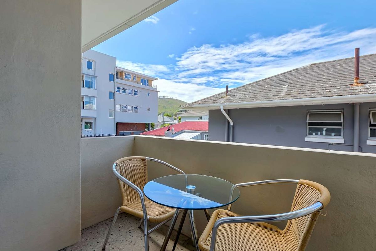 Studio Apartment for sale in Kloof Street - Photo 4