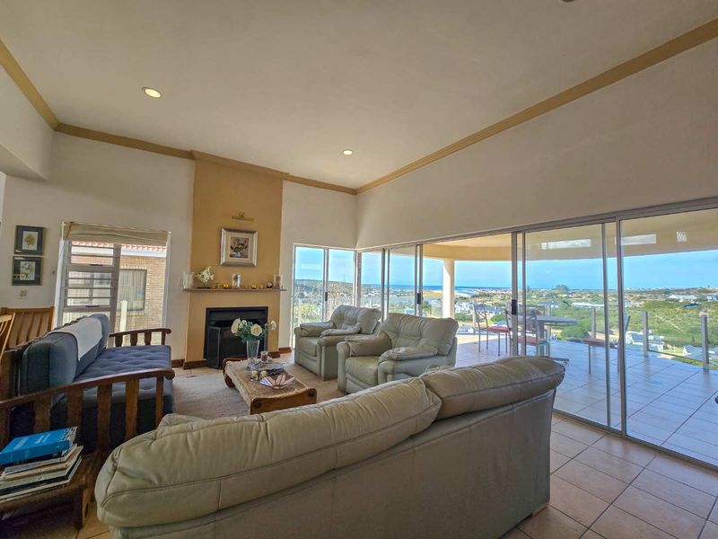 Exceptional coastal living with River and Sea Views – Stilbaai- Wes. - Photo 6