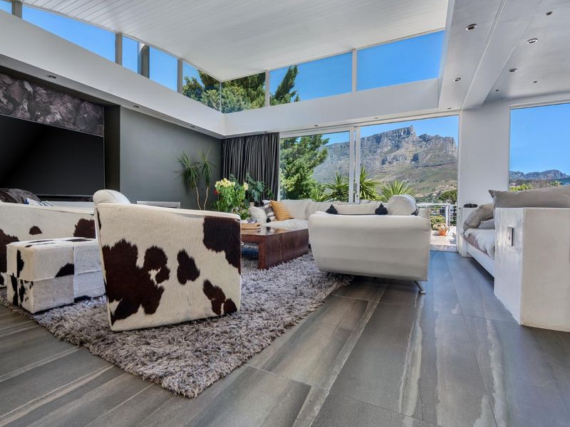 A family home that embodies light, views and lifestyle. - Photo 2