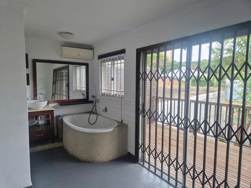 3 bedroom in secure complex - Photo 7