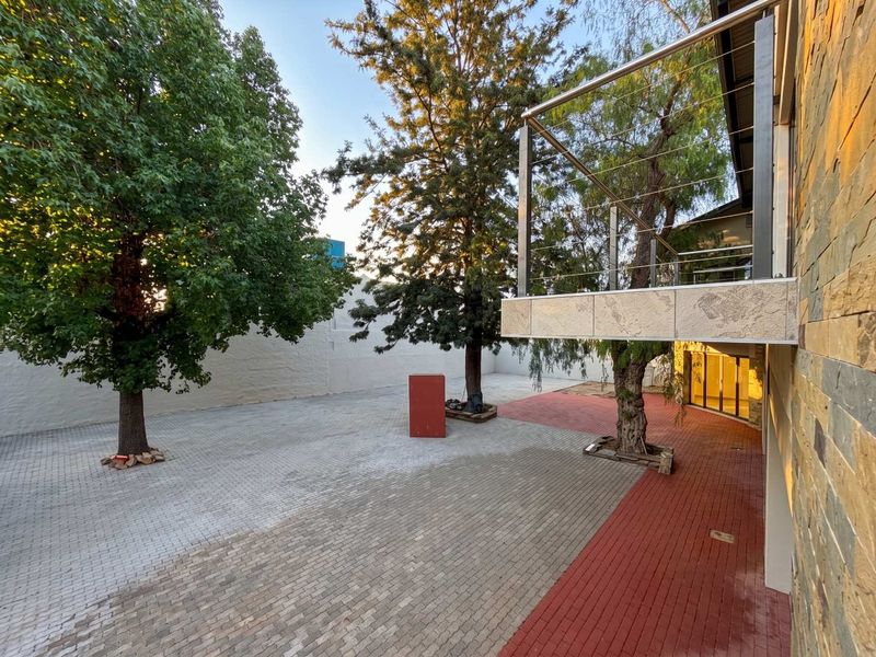 Office Space TO LET in CBD - Photo 7