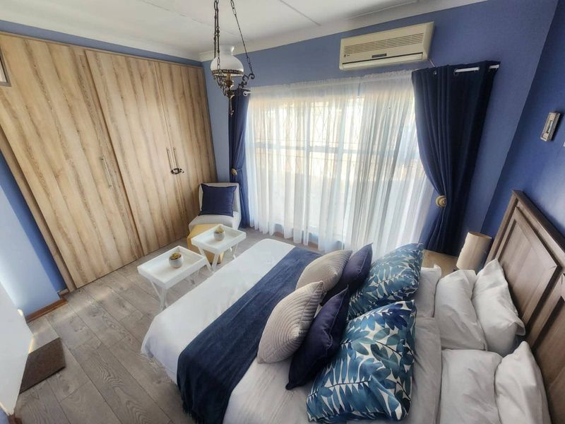 Spacious & Elegant 4-Bedroom Family Home in Hillcrest Location - Photo 7