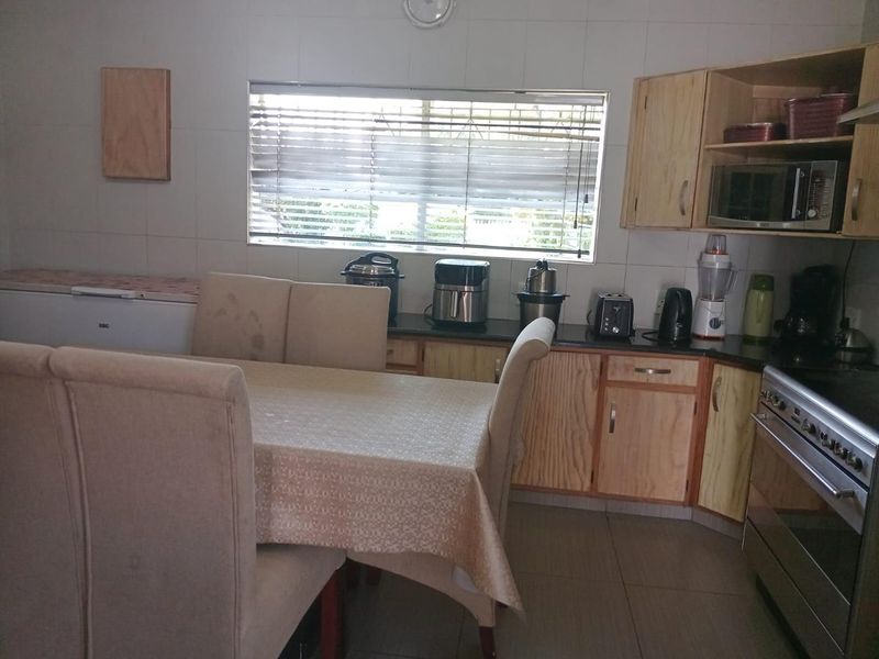 Four Bedroom Family Home For Sale in Brackenhurst - Photo 6