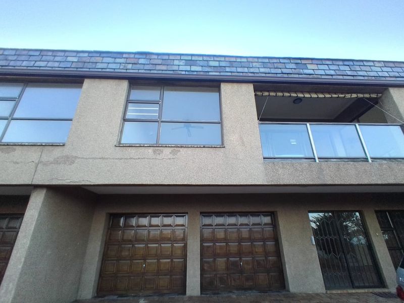 Breathtaking Sea View Town House for Sale - Photo 5