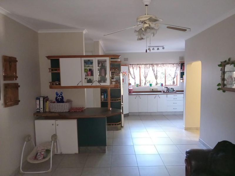 Spacious 3-Bedroom Family Home For Sale with Pool, Entertainment Area & Greenbelt Views - Photo 6