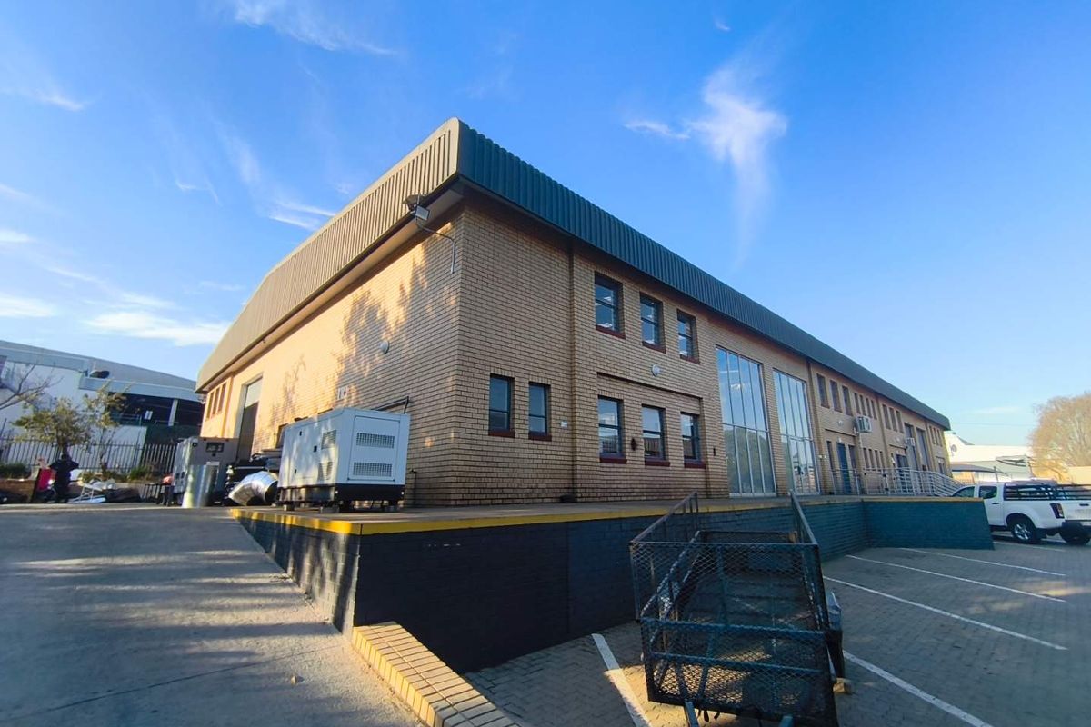 1,678m2 Warehouse to Let in Midrand – Prime Location Along Old Pretoria Road - Photo 3