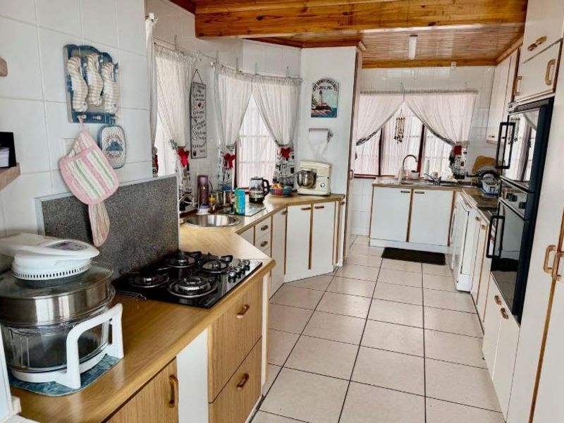 3 Bedroom House for Sale in Dana bay - Photo 4