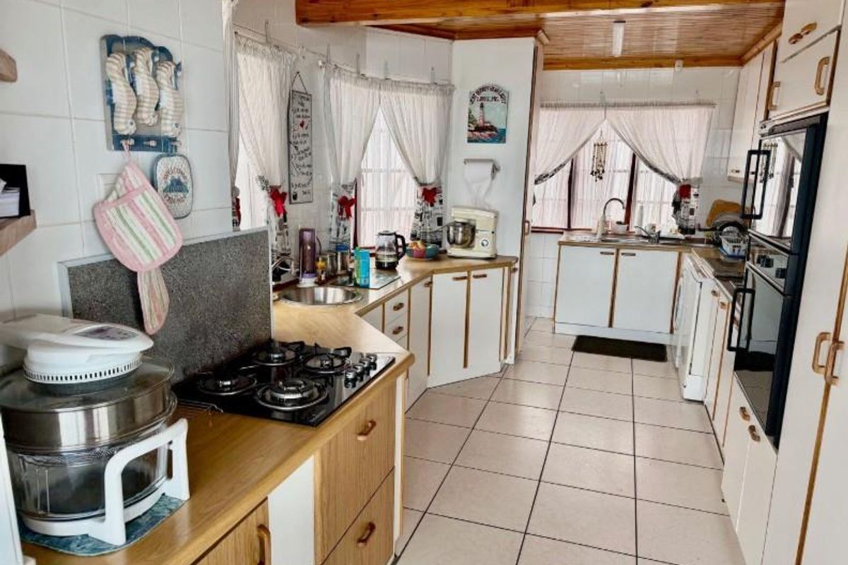 3 Bedroom House for Sale in Dana bay - Photo 4