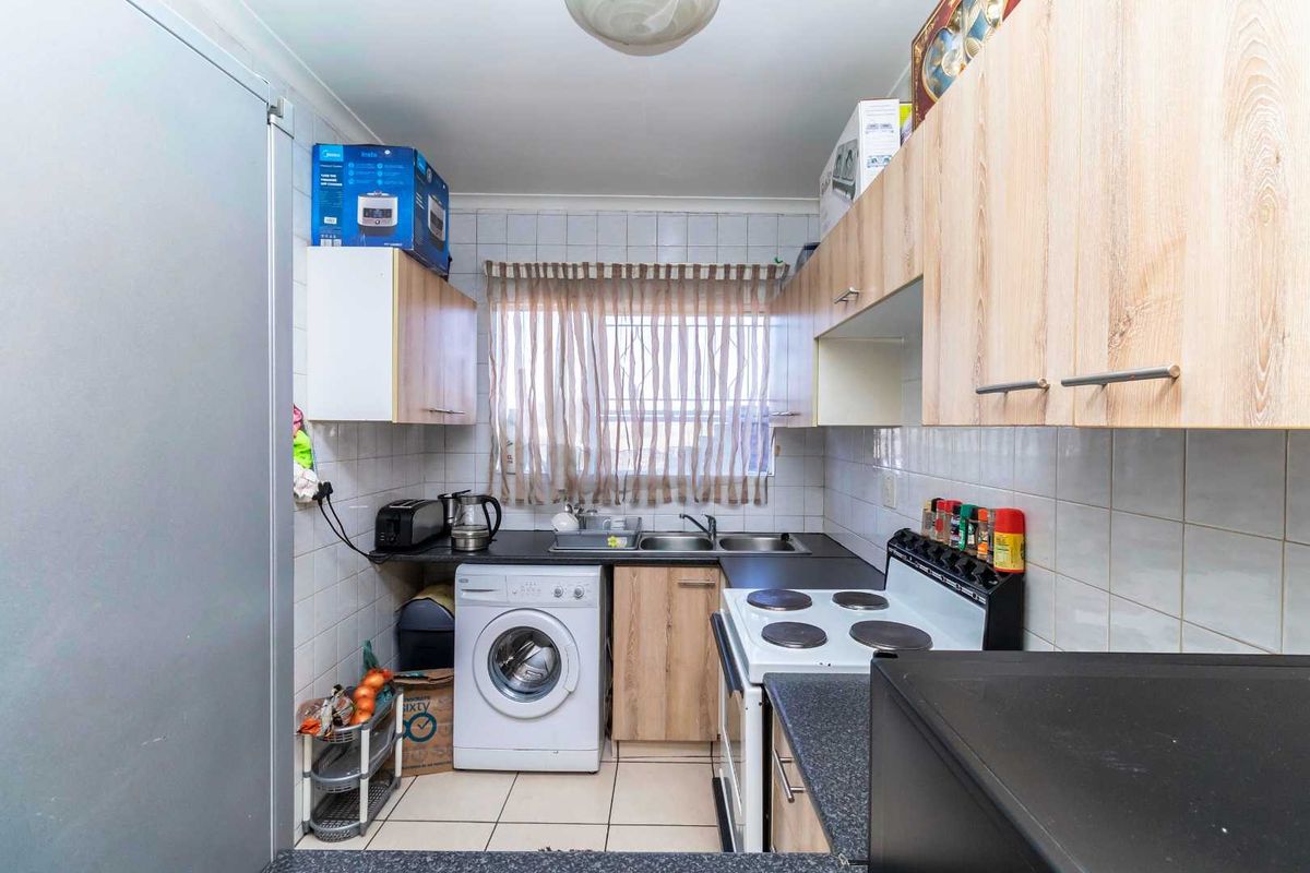 Low Maintenance Two Bedroom Home - Photo 4