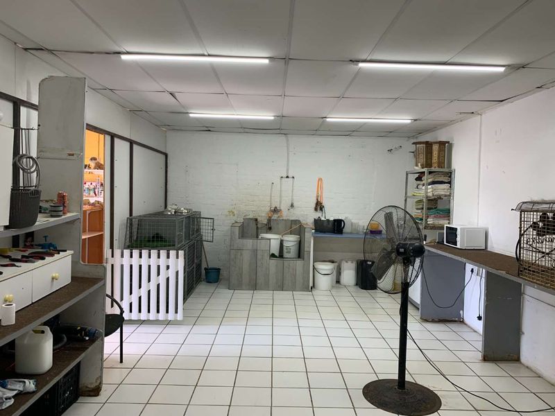 Versatile Kuilsriver Unit: Reception, Work, or Storage - Photo 6