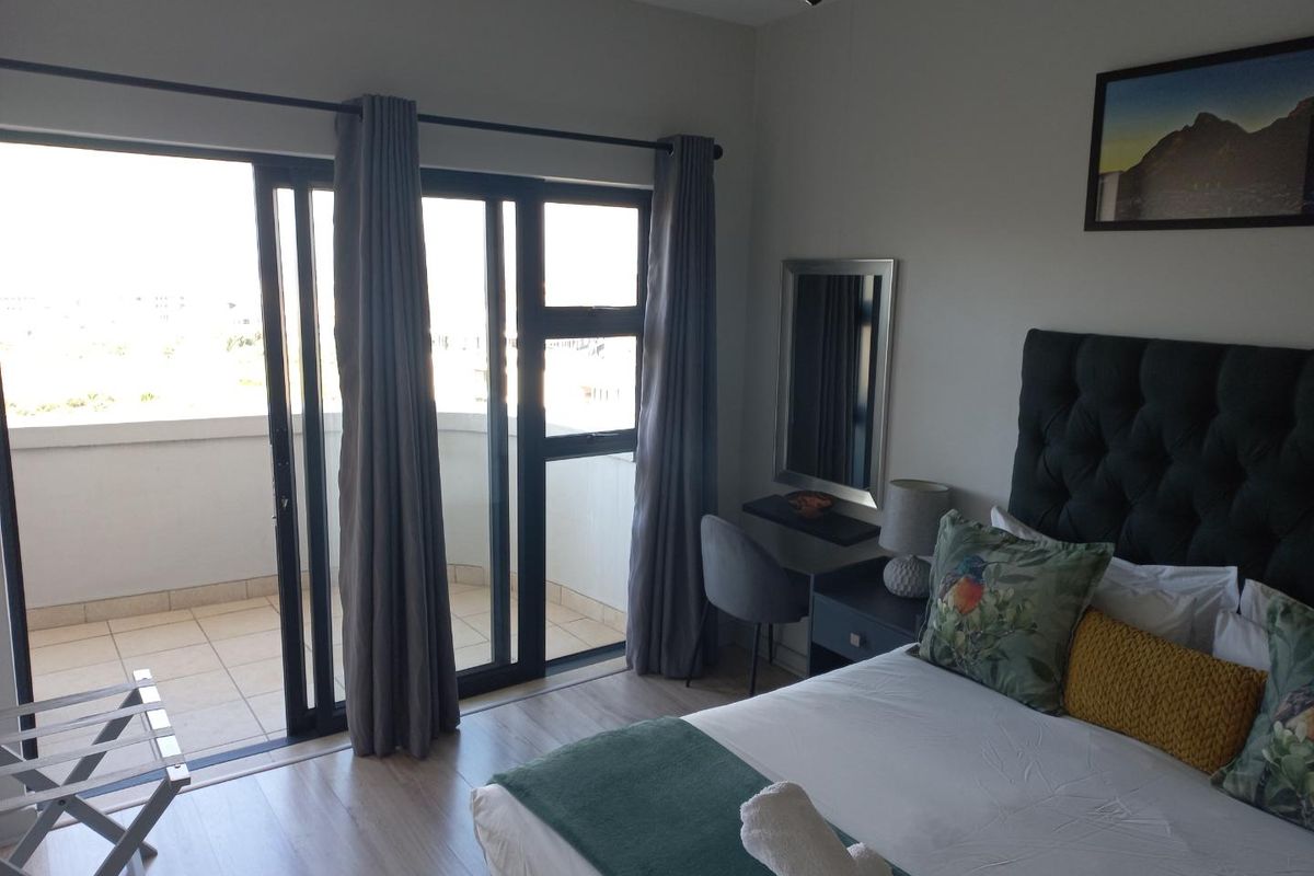 10th floor apartment overlooking a nature reserve! - Photo 4