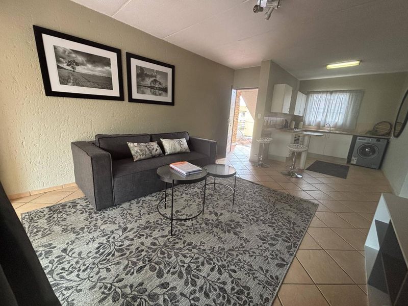 2 Bedroom 1 Bathroom Townhouse For sale in Princess Roodepoort - Photo 2