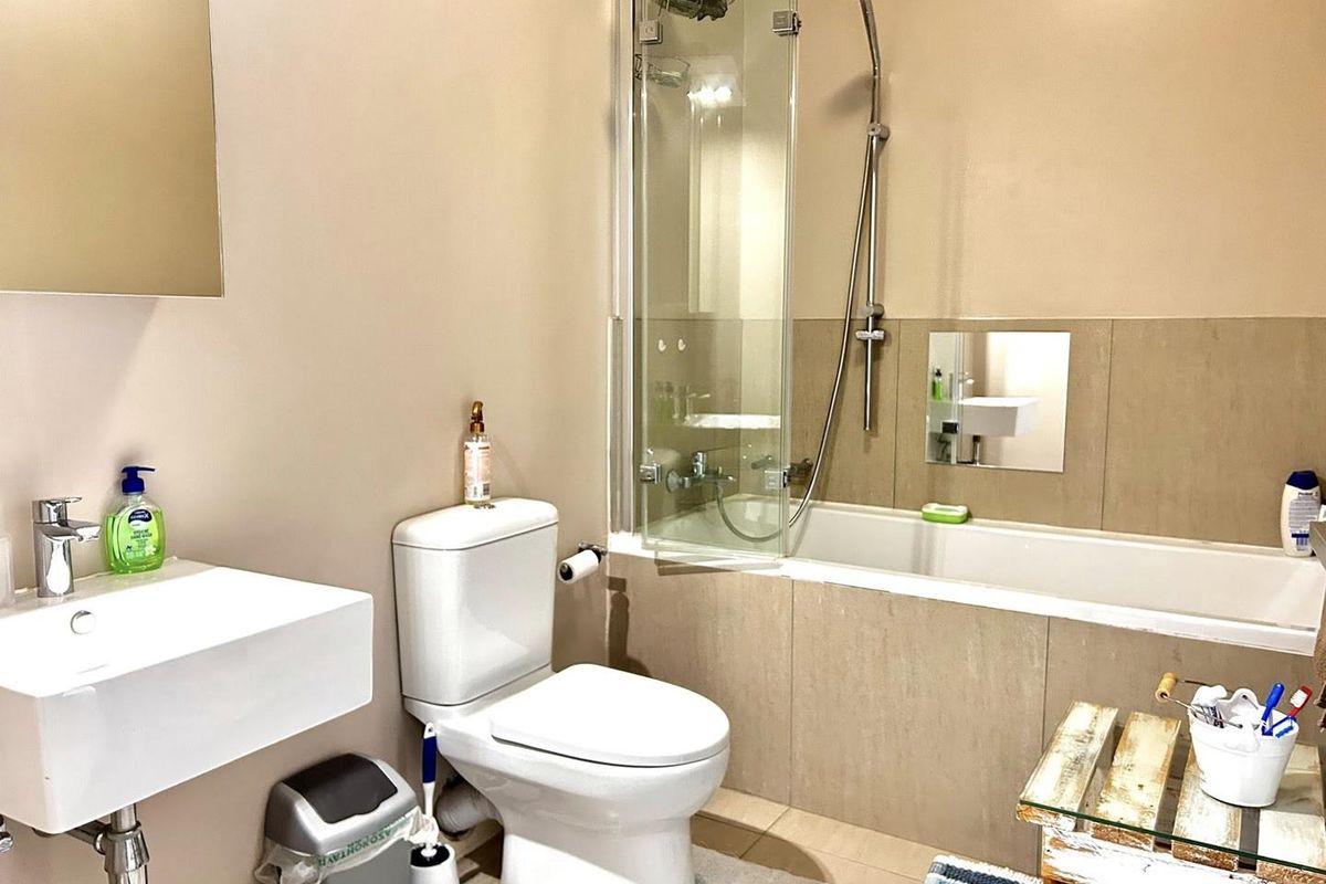 2 Bedroom Apartment TO LET in CBD - Photo 5