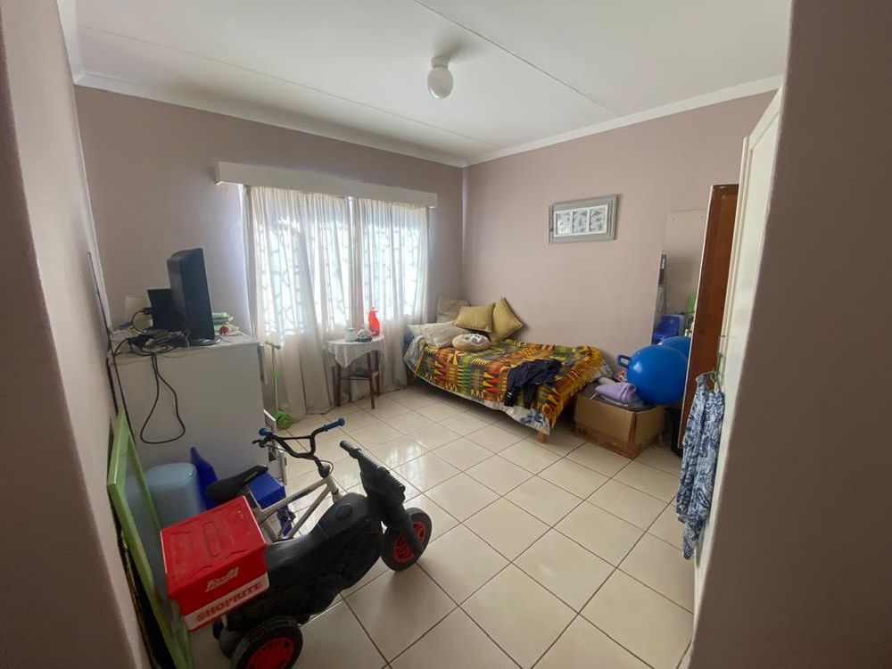 Bedroom 2 with BIC