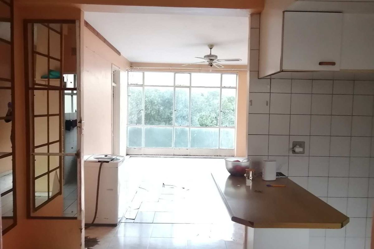 Charming 2.5 bedroom flat in desirable Pretoria Muckleneuk - Photo 4