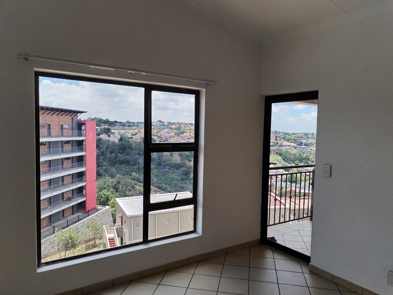 Winchester Hills: Where Privacy Meets Modern Living! - Photo 10