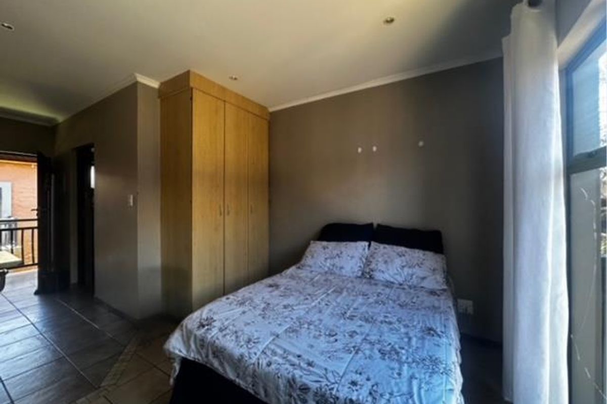 Bachelor Flat in Secure Lifestyle Estate - Exceptional Investment Opportunity - Photo 4