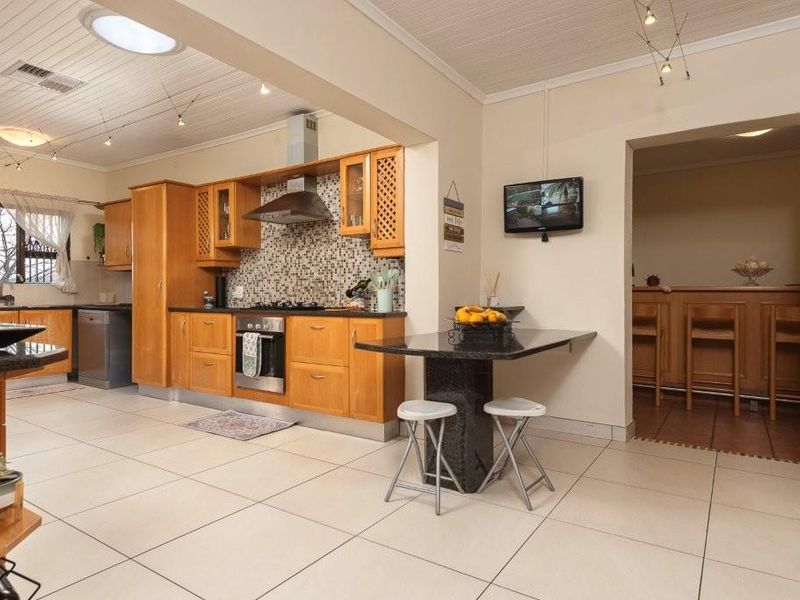 DESIGNED FOR MODERN FAMILIES, BUILT FOR LASTING MEMORIES - GLENVISTA - Photo 5