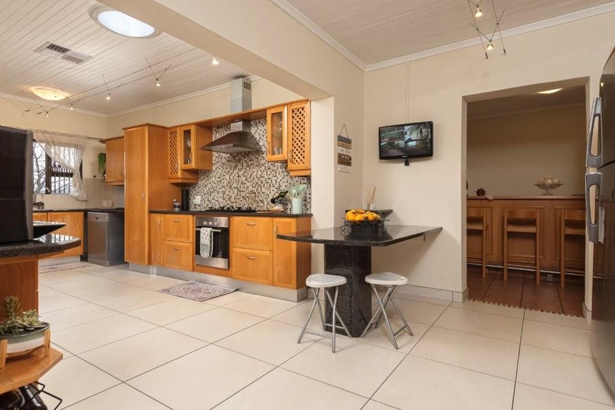 DESIGNED FOR MODERN FAMILIES, BUILT FOR LASTING MEMORIES - GLENVISTA - Photo 5