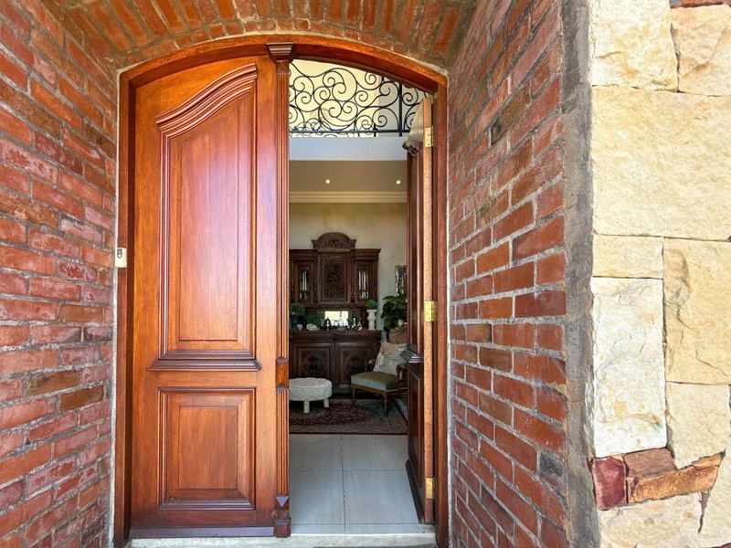 Stunning 5-Bedroom Family Home with Panoramic Views | Triple Garage | Solar | Waterkloof Golf Estate - Photo 6