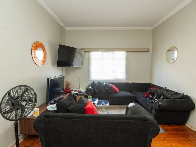 3 Bed house for sale In St Phillips Street Richmond Hill - Photo 9